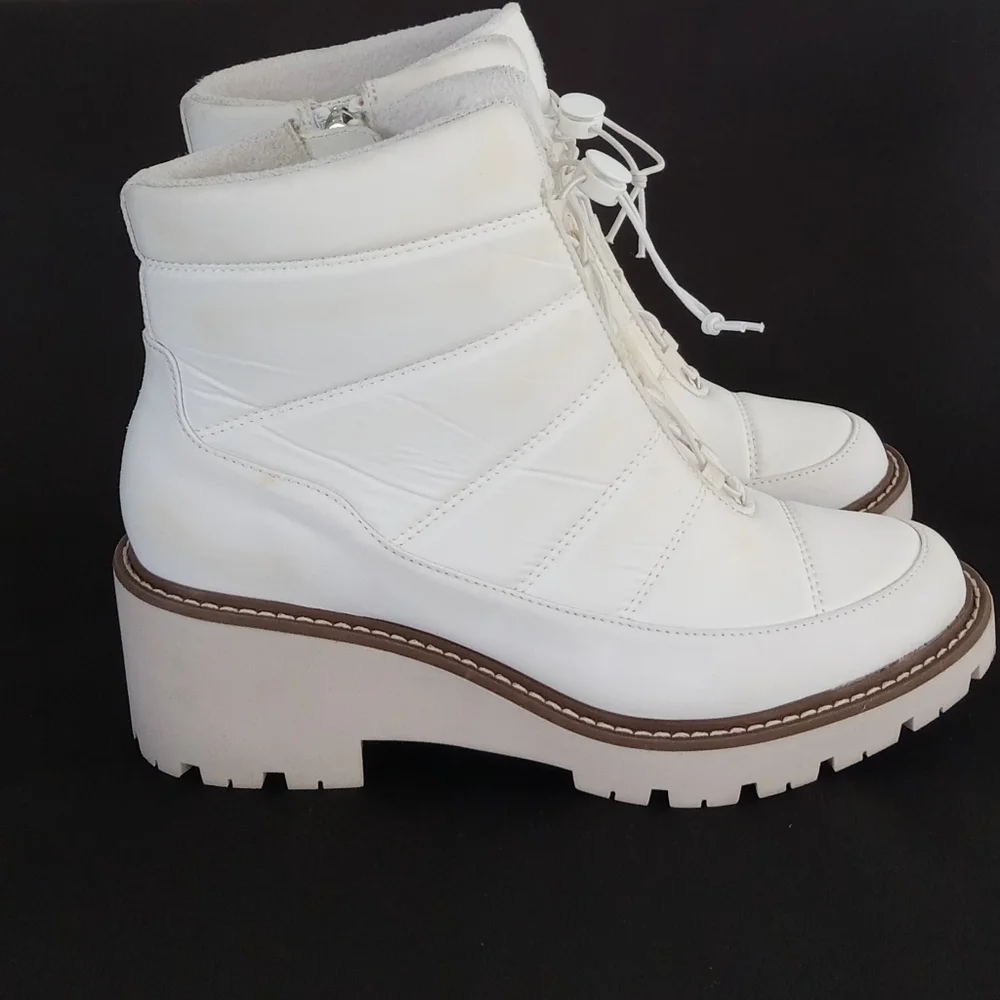 BLONDO Daisy Waterproof Lug Sole Boot In White Nylon Women's Size 8M